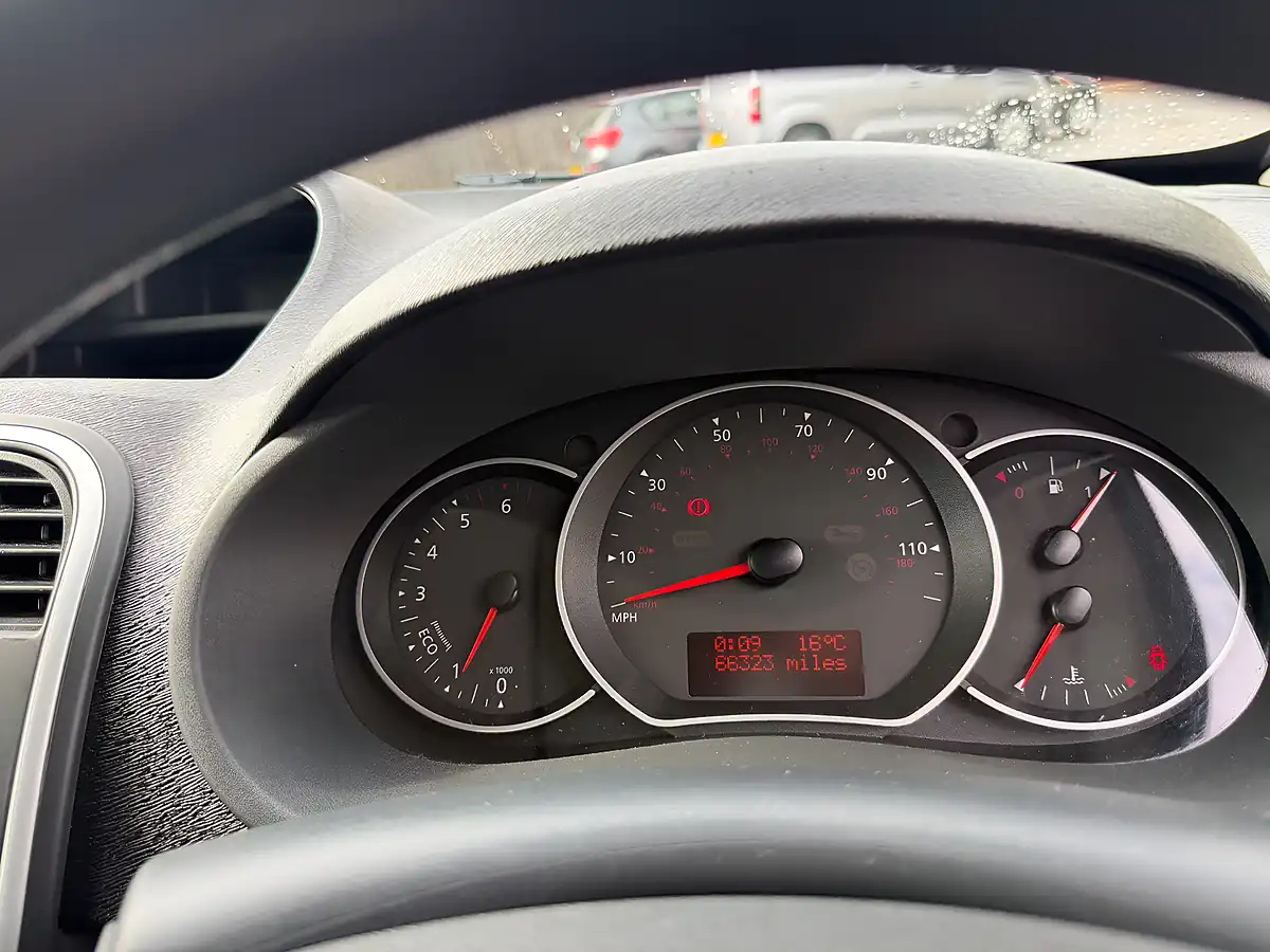 Used 2021 Nissan NV250 Acenta White - Interior and Exterior details 9