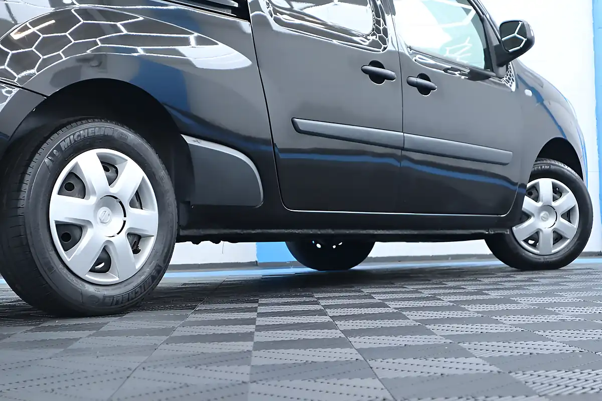 Used 2021 Nissan NV250 Tekna Black - Interior and Exterior details 10