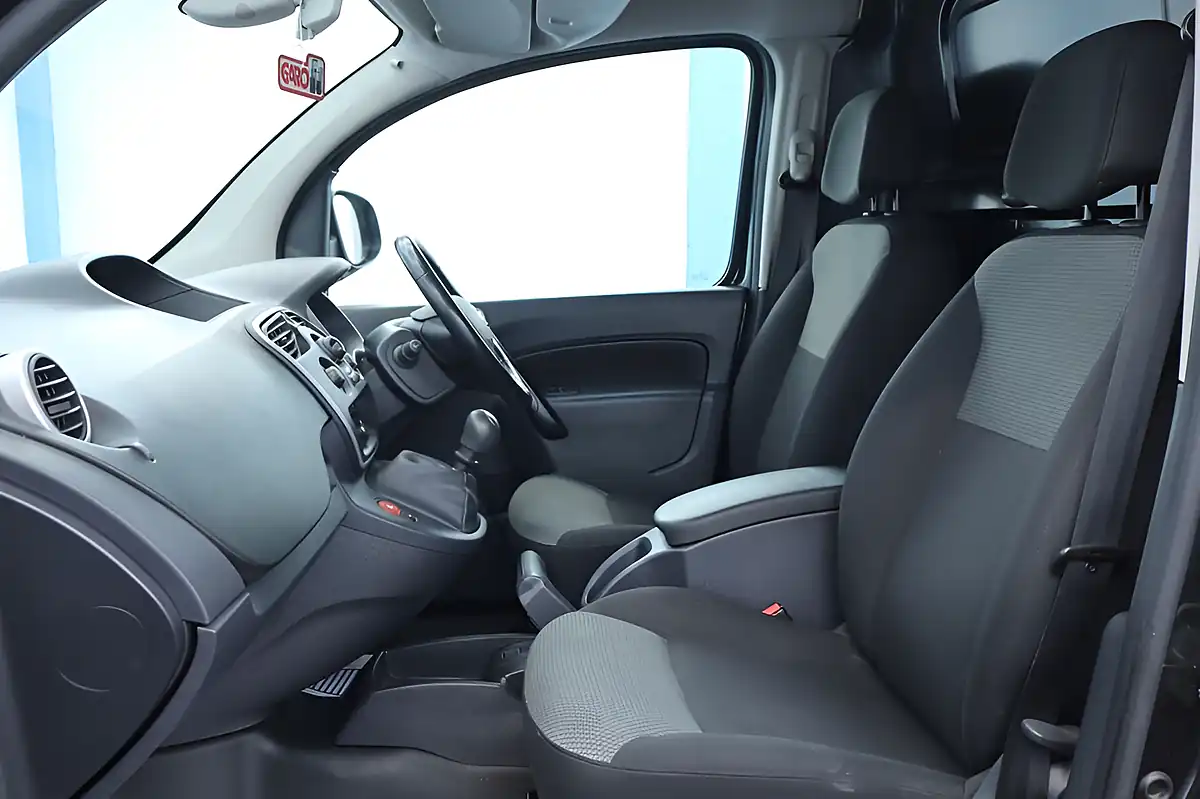 Used 2021 Nissan NV250 Tekna Black - Interior and Exterior details 15