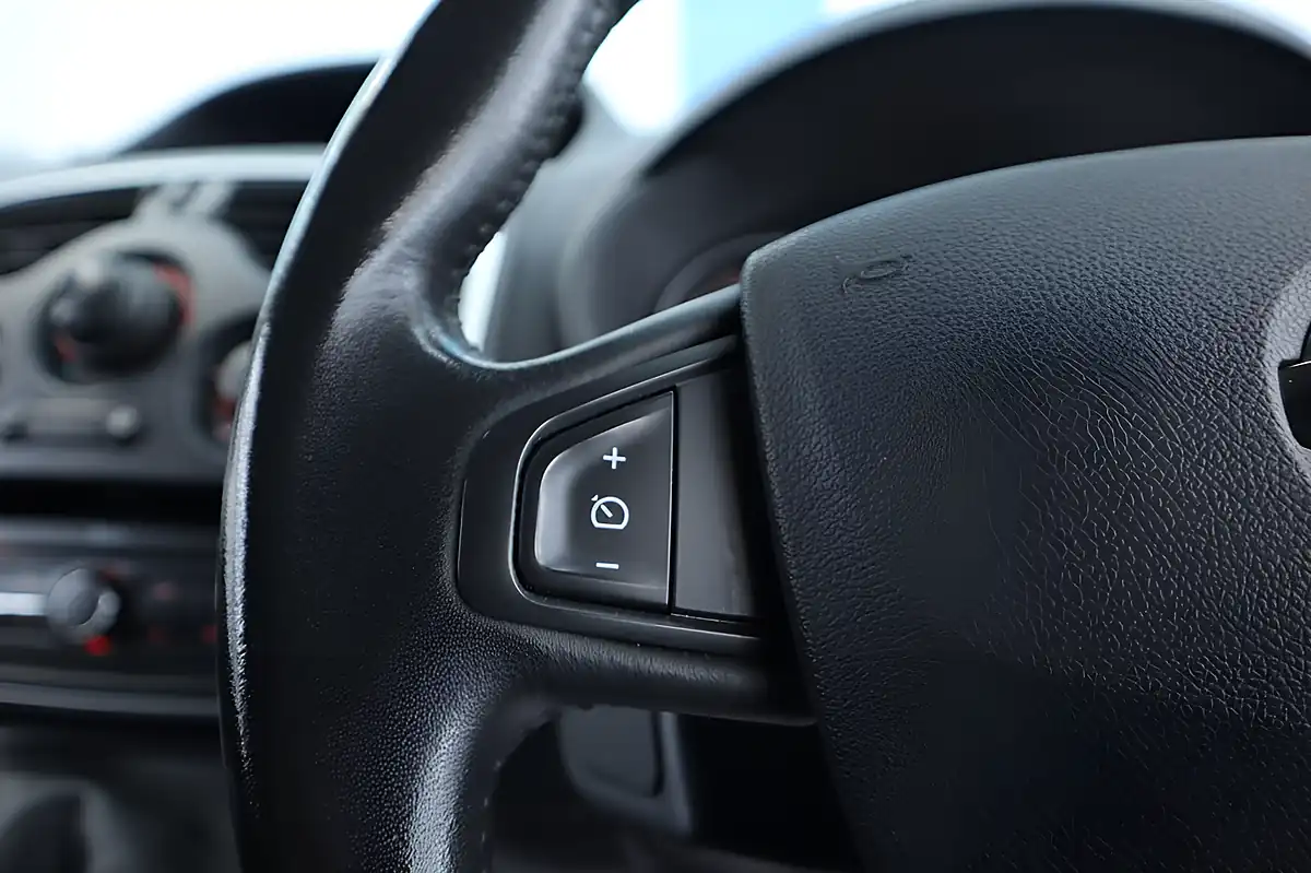 Used 2021 Nissan NV250 Tekna Black - Interior and Exterior details 17