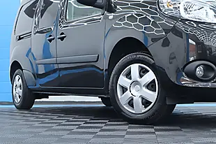 Used 2021 Nissan NV250 Tekna Black - Interior and Exterior details 3