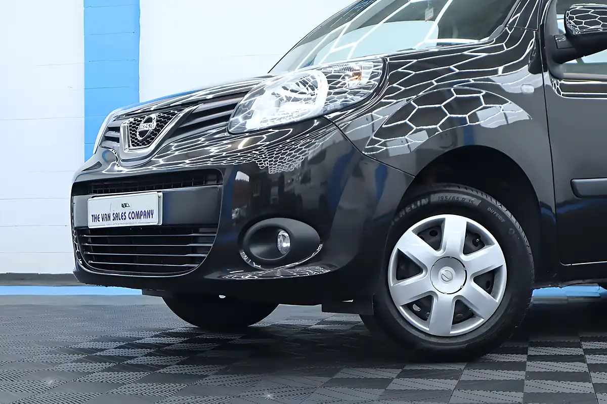 Used 2021 Nissan NV250 Tekna Black - Interior and Exterior details 8
