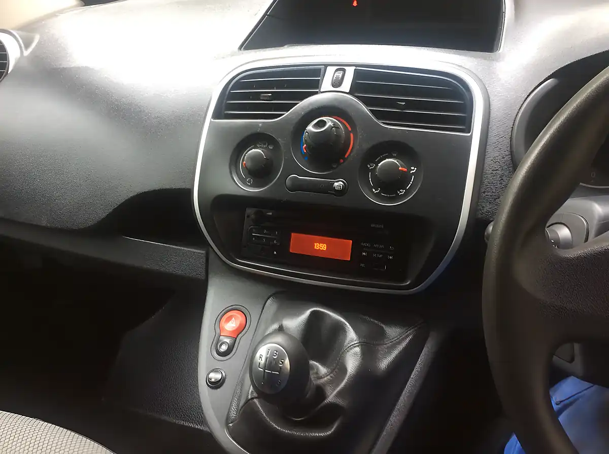 Used 2021 Nissan NV250 Visia White - Interior and Exterior details 10
