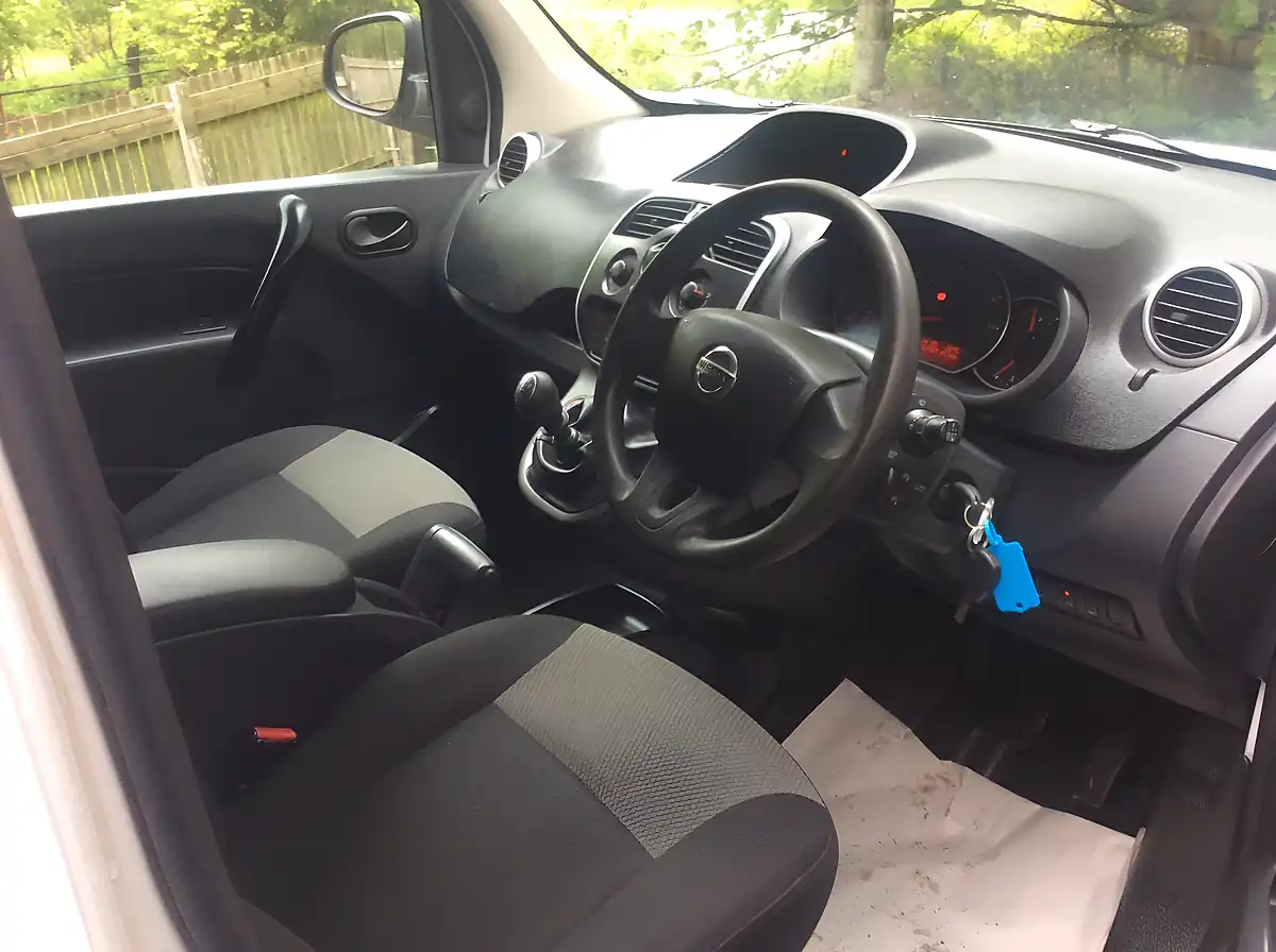 Used 2021 Nissan NV250 Visia White - Interior and Exterior details 11