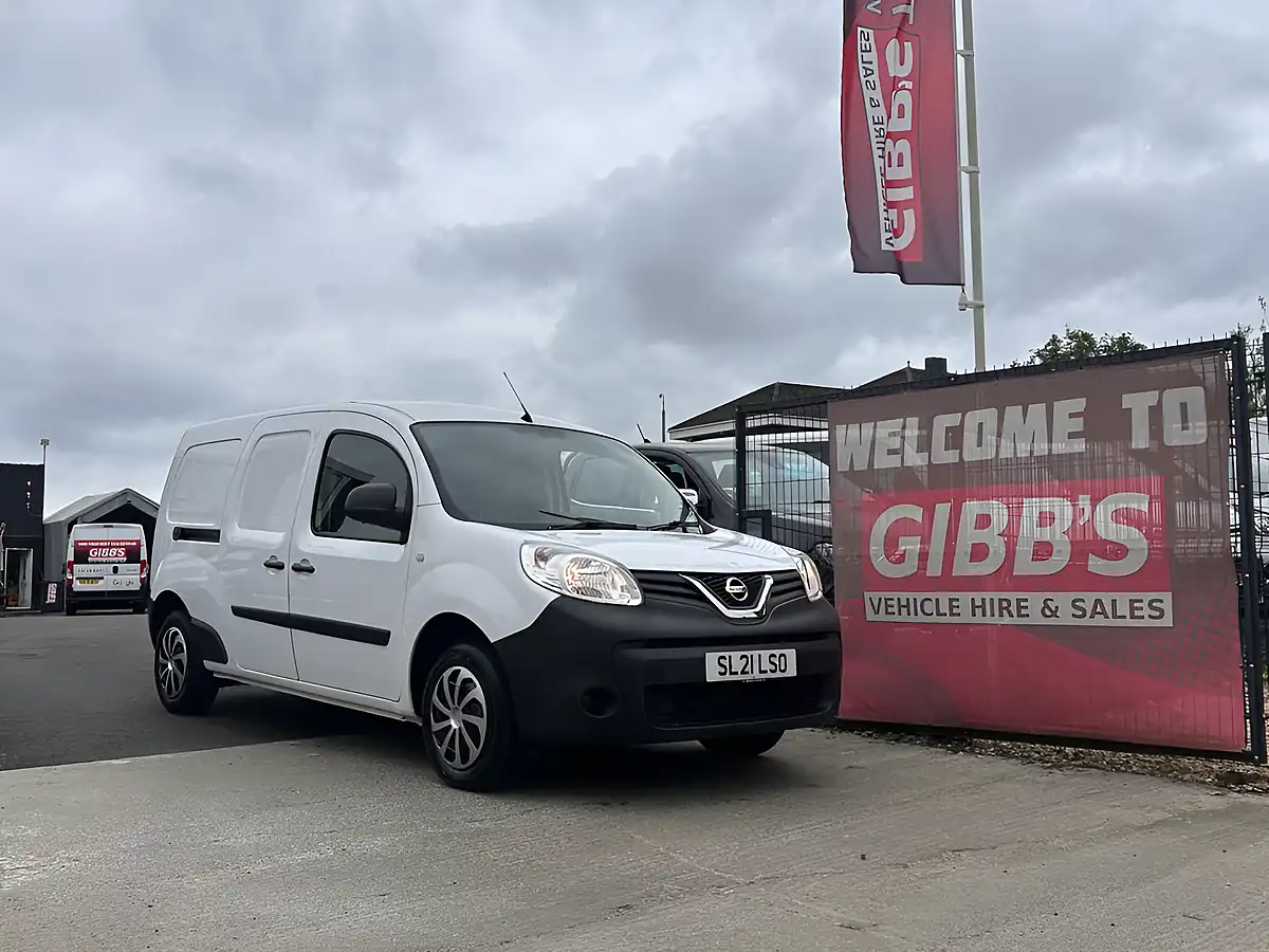 Used 2021 Nissan NV250 Visia White - Front View