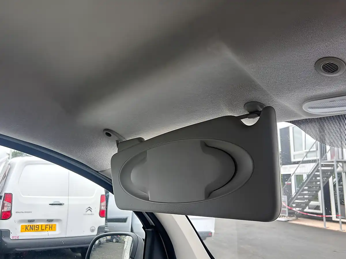 Used 2021 Nissan NV250 Visia White - Interior and Exterior details 14