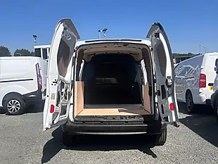 Used 2021 Nissan NV250 Visia White - Interior and Exterior details 6