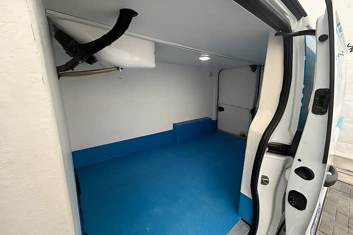 Used 2021 Nissan NV300 Acenta Fridge Van L2H1 White - Interior and Exterior details 7