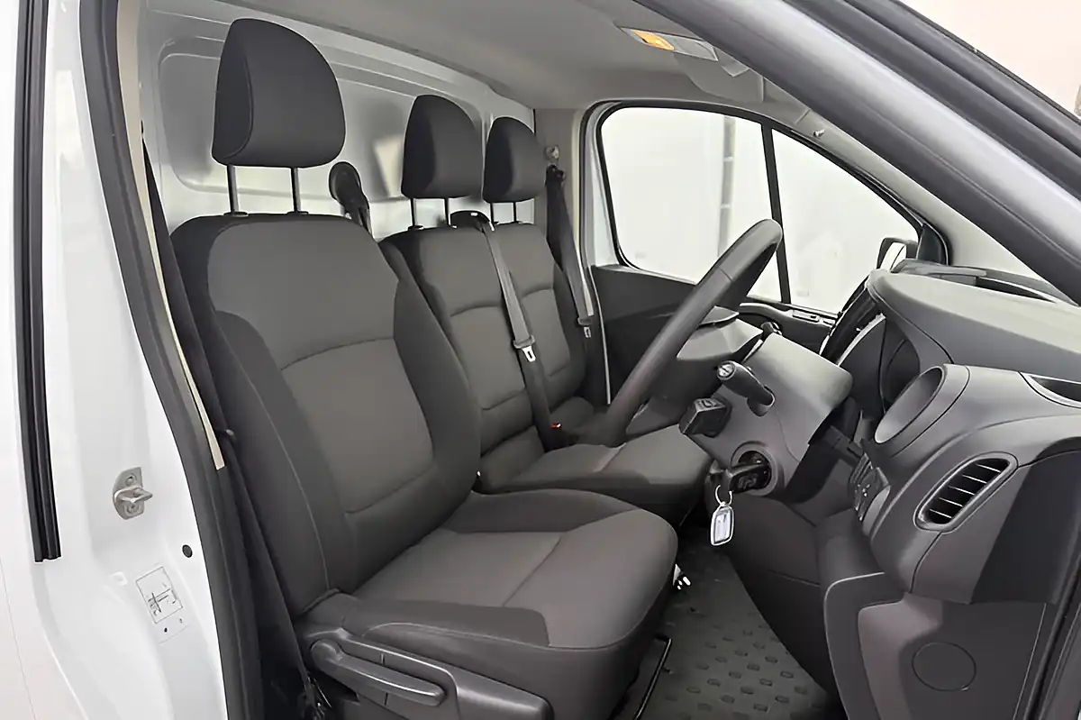 Used 2021 Nissan NV300 Acenta Fridge Van L2H1 White - Interior and Exterior details 9