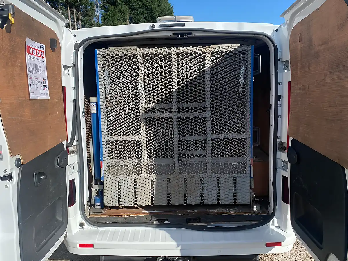 Used 2021 Nissan NV300 Acenta White - Interior and Exterior details 15