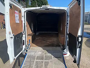 Used 2021 Nissan NV300 Acenta White - Interior and Exterior details 16