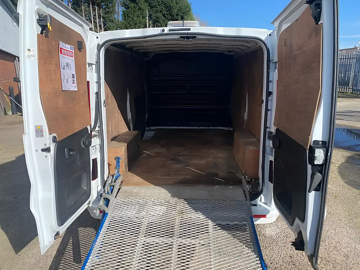 Used 2021 Nissan NV300 Acenta White - Interior and Exterior details 16