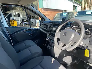 Used 2021 Nissan NV300 Acenta White - Interior and Exterior details 18