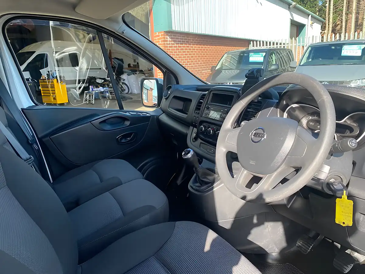 Used 2021 Nissan NV300 Acenta White - Interior and Exterior details 18