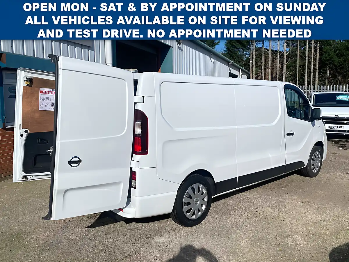 Used 2021 Nissan NV300 Acenta White - Interior and Exterior details 6