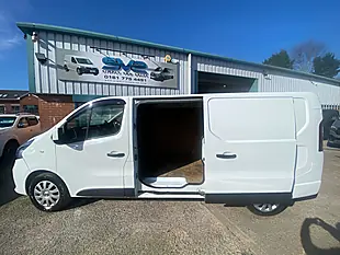 Used 2021 Nissan NV300 Acenta White - Interior and Exterior details 9
