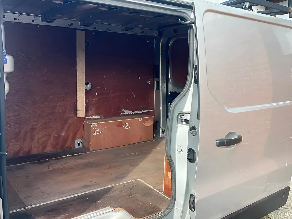 Used 2021 Nissan NV300 Tekna Grey - Interior and Exterior details 11