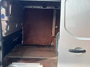 Used 2021 Nissan NV300 Tekna Grey - Interior and Exterior details 12
