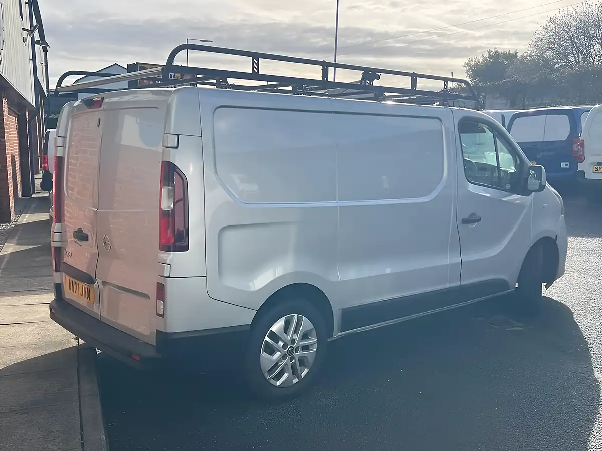 Used 2021 Nissan NV300 Tekna Grey - Interior and Exterior details 3