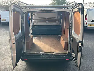 Used 2021 Nissan NV300 Tekna Grey - Interior and Exterior details 5