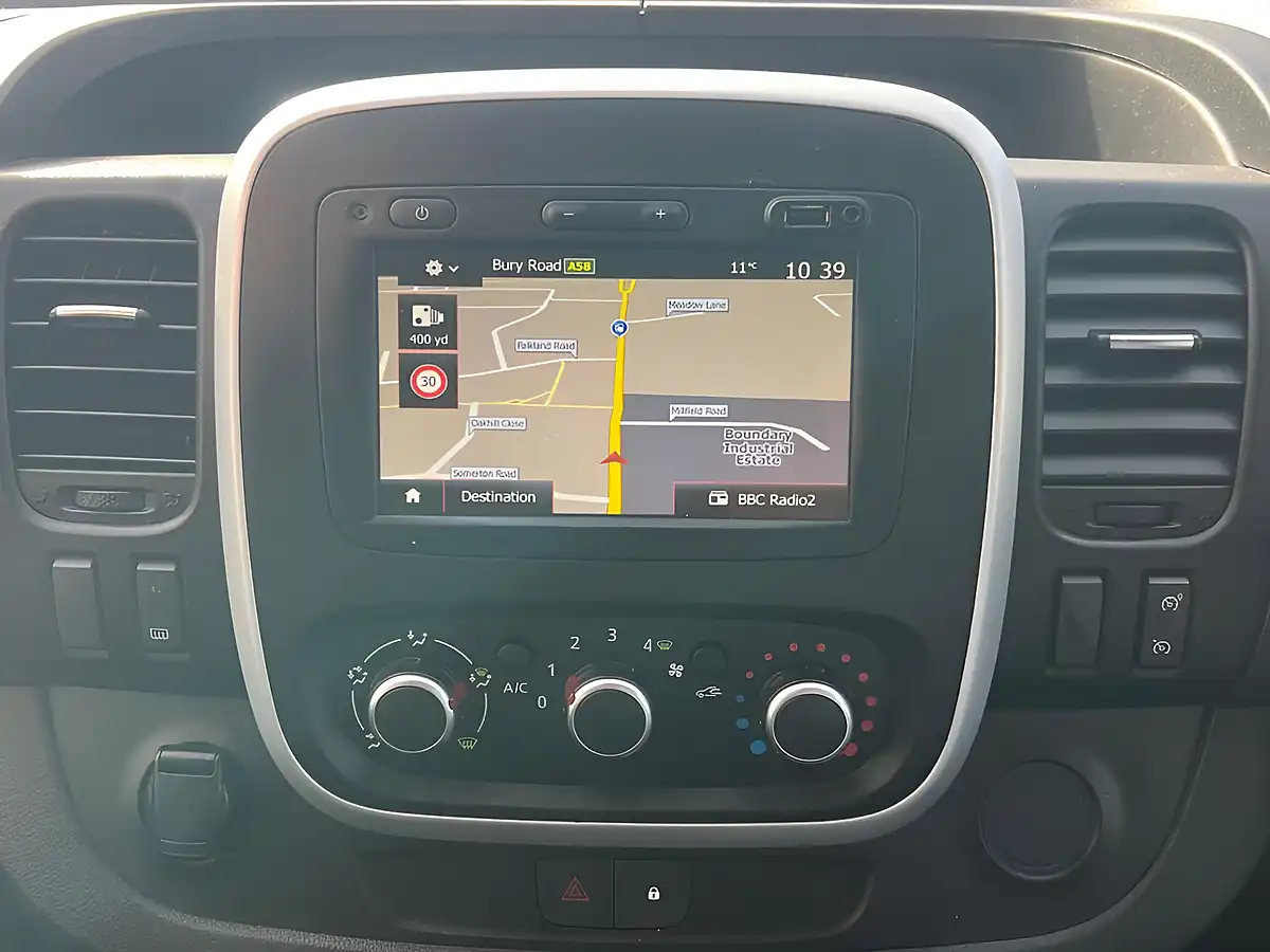 Used 2021 Nissan NV300 Tekna Grey - Interior and Exterior details 7