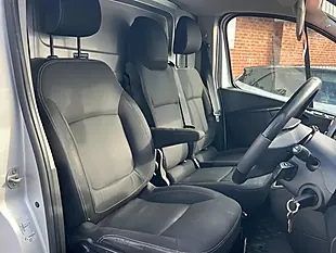 Used 2021 Nissan NV300 Tekna Grey - Interior and Exterior details 9