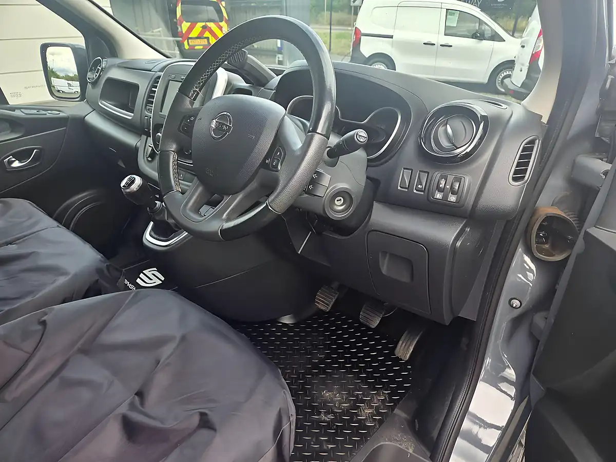 Used 2021 Nissan NV300 Tekna L1 H1 Grey - Interior and Exterior details 14