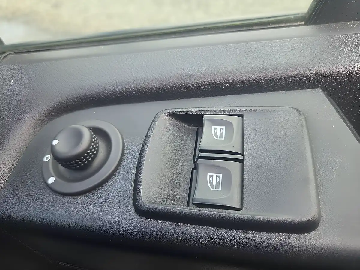 Used 2021 Nissan NV300 Tekna L1 H1 Grey - Interior and Exterior details 15