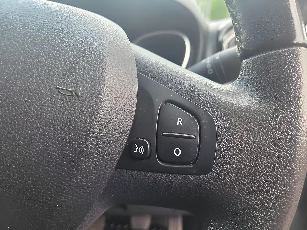 Used 2021 Nissan NV300 Tekna L1 H1 Grey - Interior and Exterior details 16