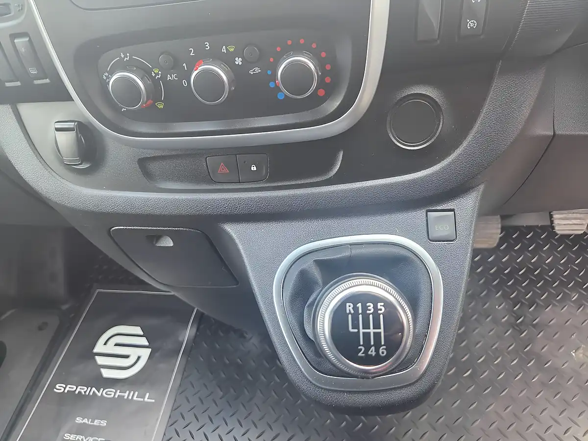 Used 2021 Nissan NV300 Tekna L1 H1 Grey - Interior and Exterior details 18