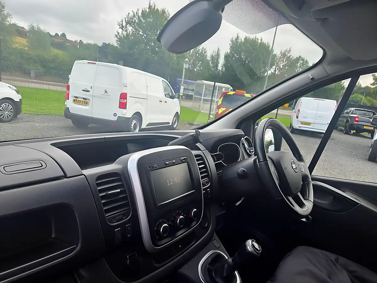 Used 2021 Nissan NV300 Tekna L1 H1 Grey - Interior and Exterior details 19