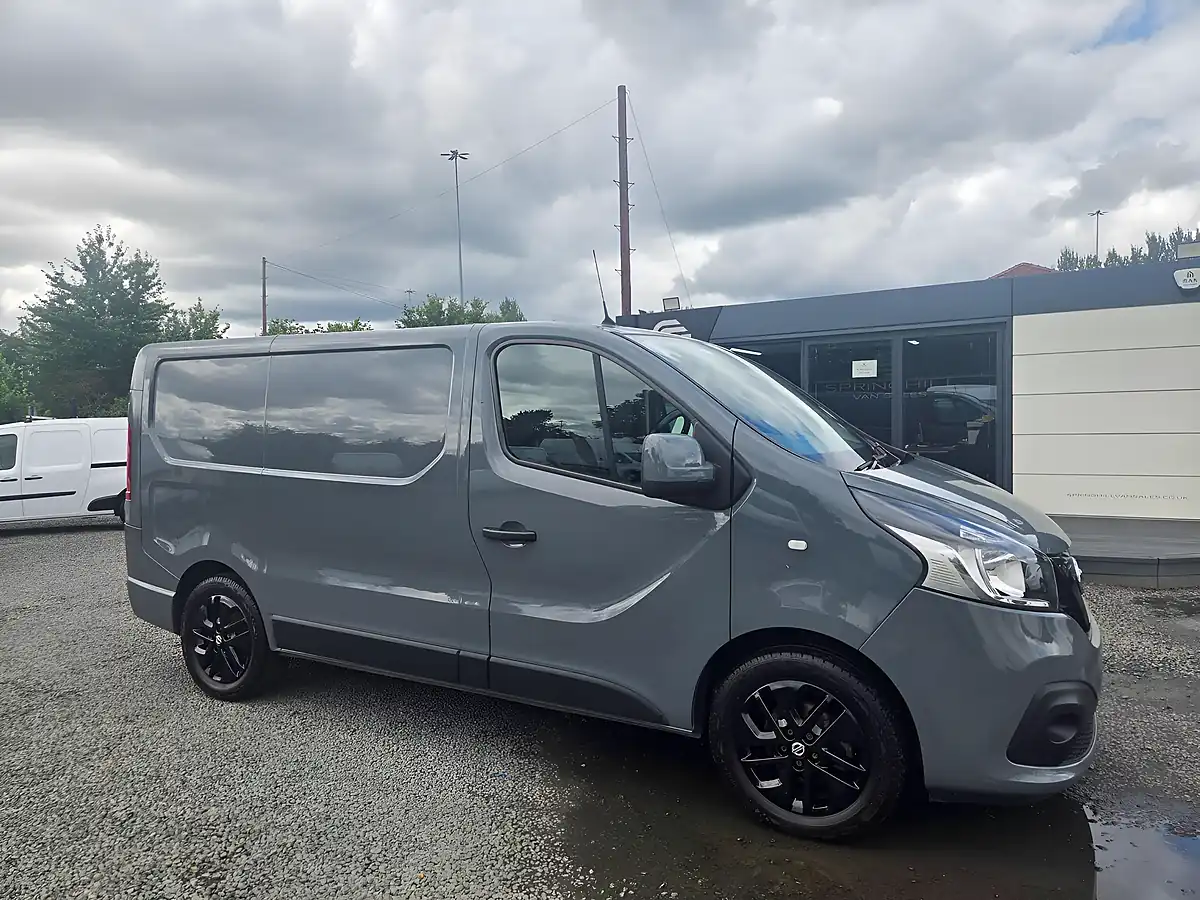 Used 2021 Nissan NV300 Tekna L1 H1 Grey - Interior and Exterior details 2