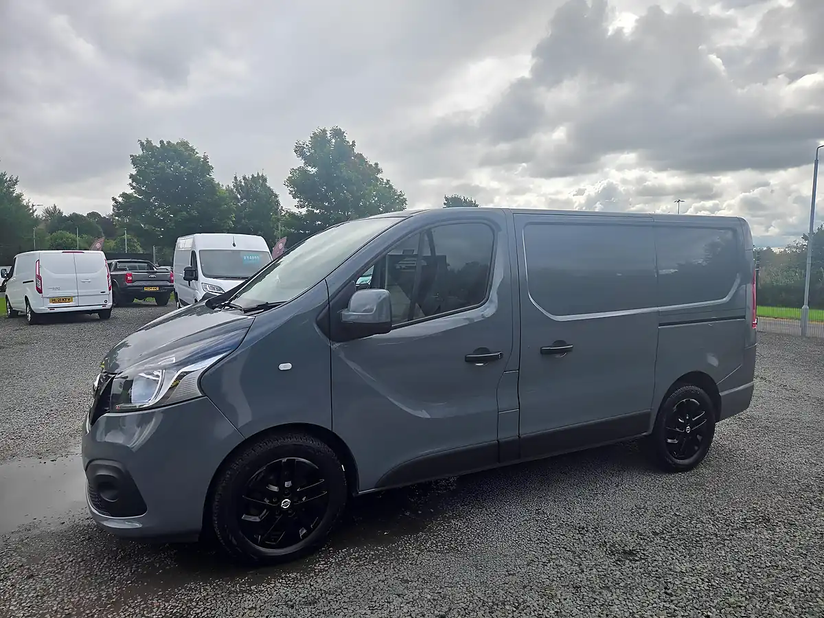 Used 2021 Nissan NV300 Tekna L1 H1 Grey - Interior and Exterior details 7