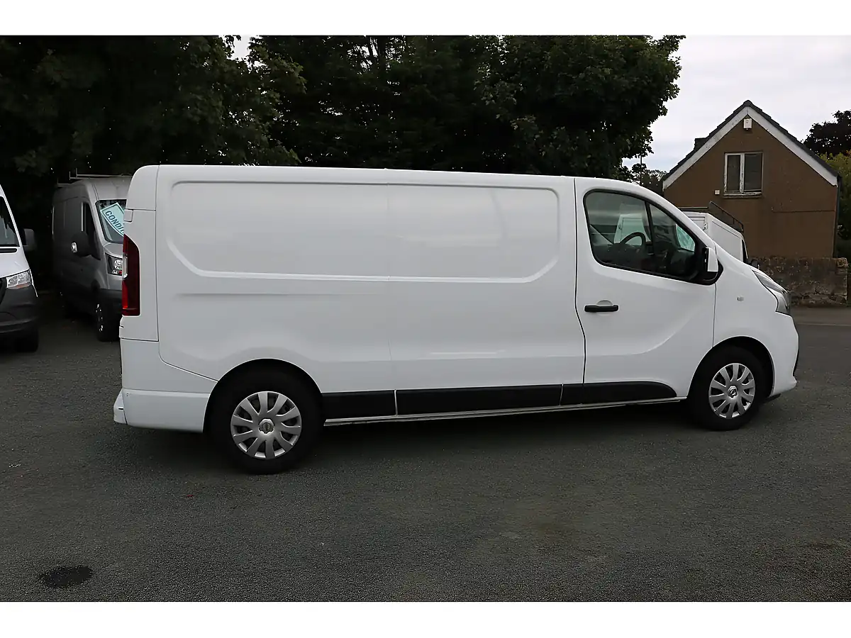 Used 2021 Nissan Nv300 Tekna L3h1 White - Interior and Exterior details 10
