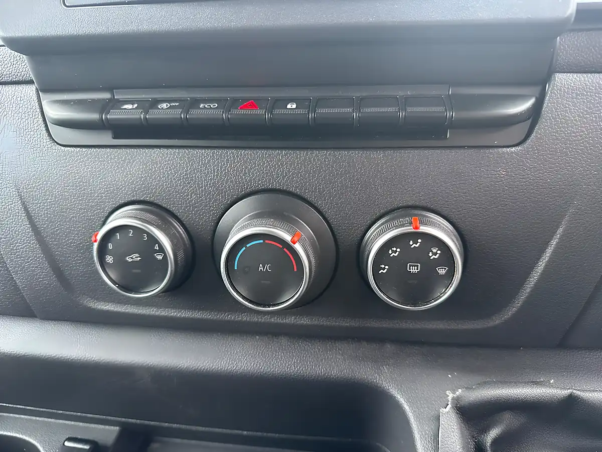 Used 2021 Nissan NV400 - Interior and Exterior details 11