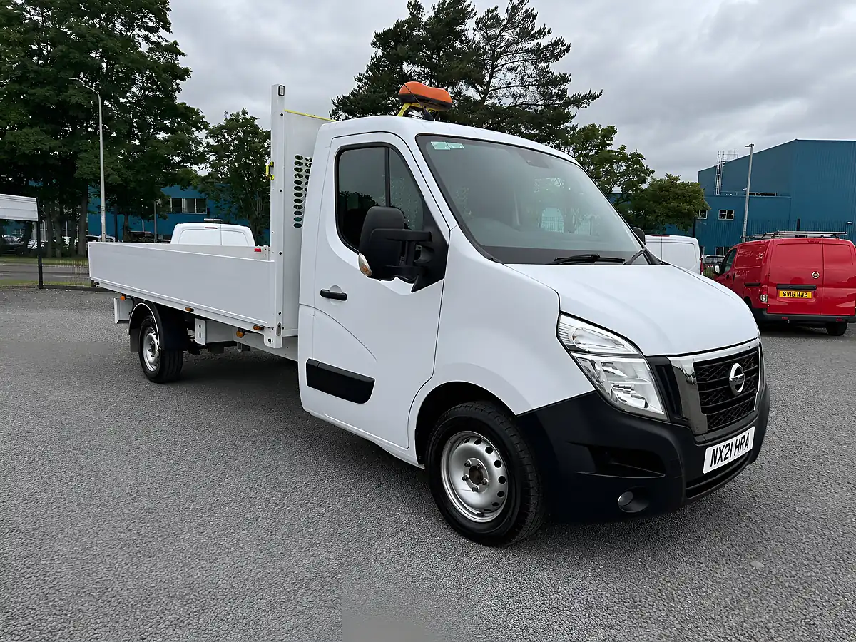 Used 2021 Nissan NV400 Tekna 35 L3 Lwb Alloy Dropside White - Interior and Exterior details 3
