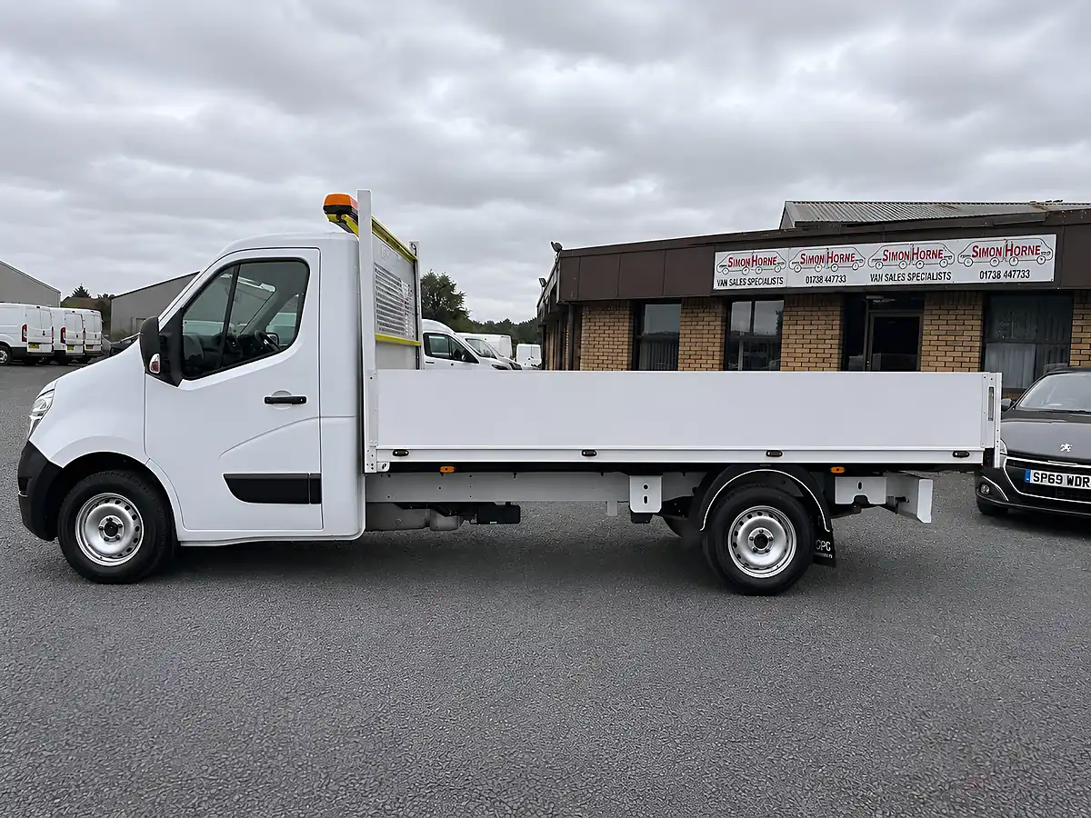 Used 2021 Nissan NV400 Tekna 35 L3 Lwb Alloy Dropside White - Interior and Exterior details 8