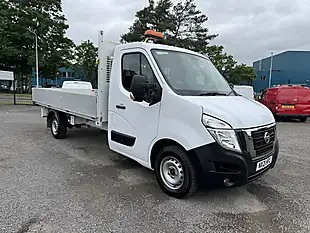 Used 2021 Nissan NV400 Tekna 35 Lwb Alloy Dropside White - Interior and Exterior details 3