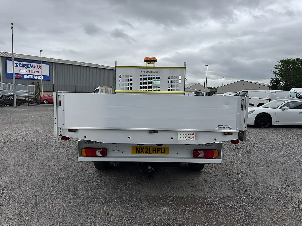 Used 2021 Nissan NV400 Tekna 35 Lwb Alloy Dropside White - Interior and Exterior details 6