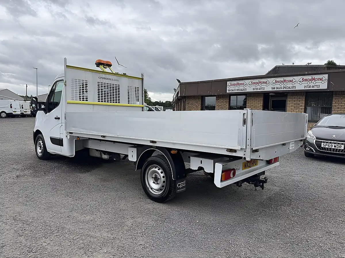 Used 2021 Nissan NV400 Tekna 35 Lwb Alloy Dropside White - Interior and Exterior details 7