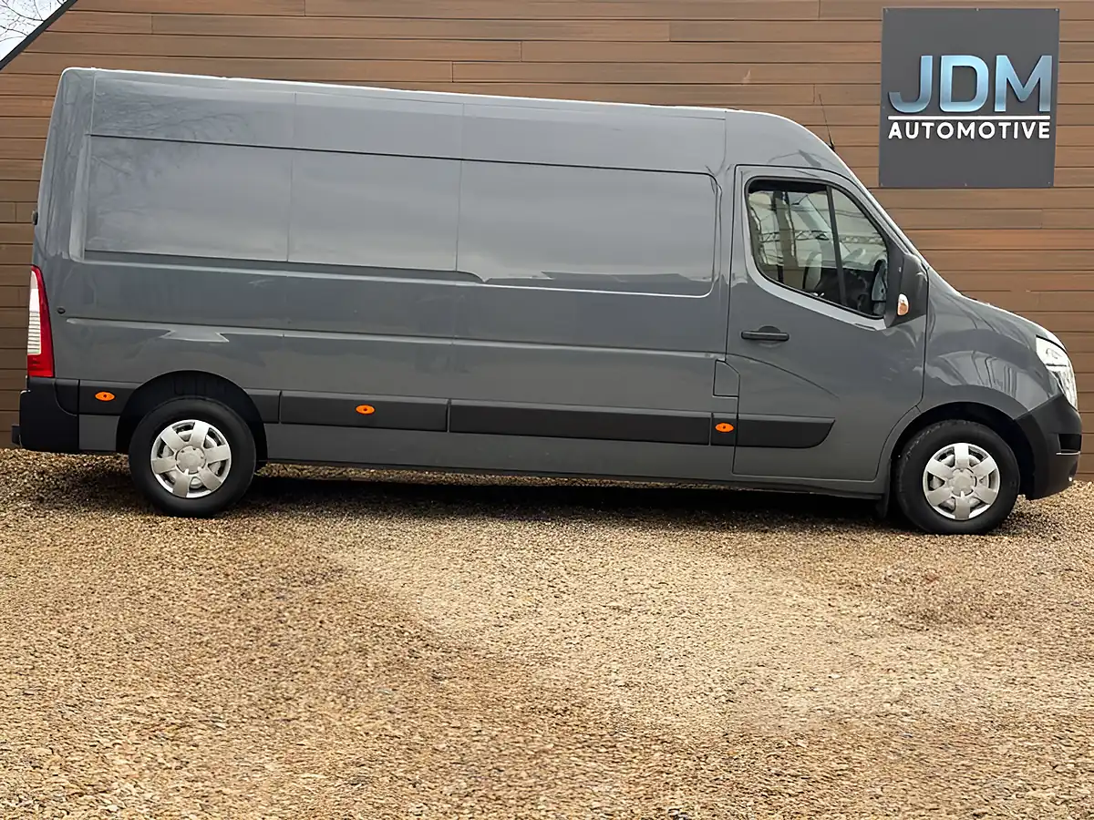 Used 2021 Nissan NV400 Tekna Grey - Interior and Exterior details 2