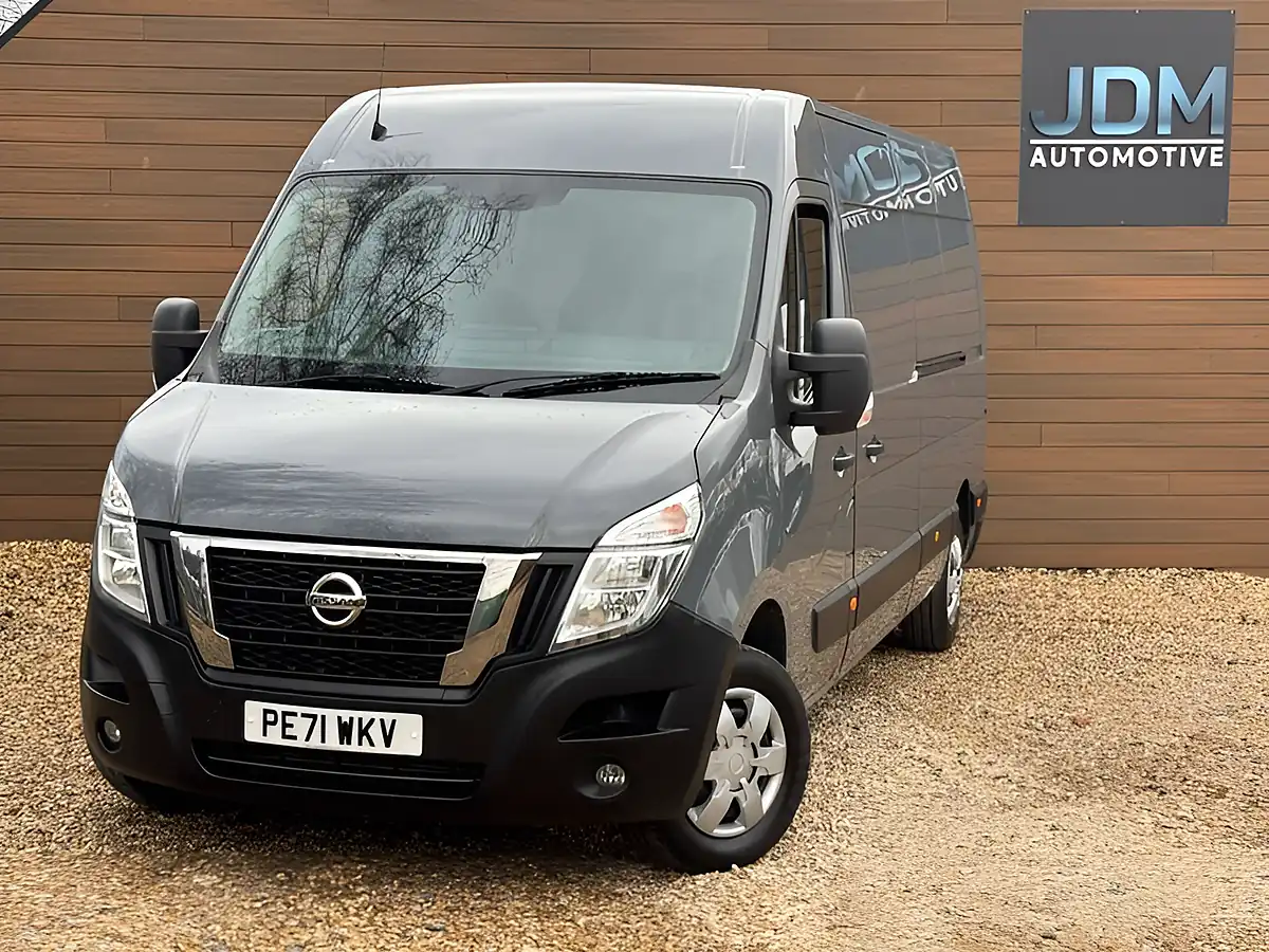 Used 2021 Nissan NV400 Tekna Grey - Interior and Exterior details 7