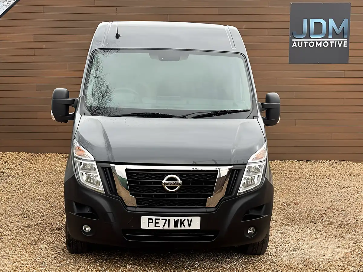 Used 2021 Nissan NV400 Tekna Grey - Interior and Exterior details 8