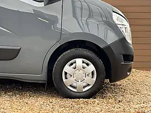 Used 2021 Nissan NV400 Tekna Grey - Interior and Exterior details 9