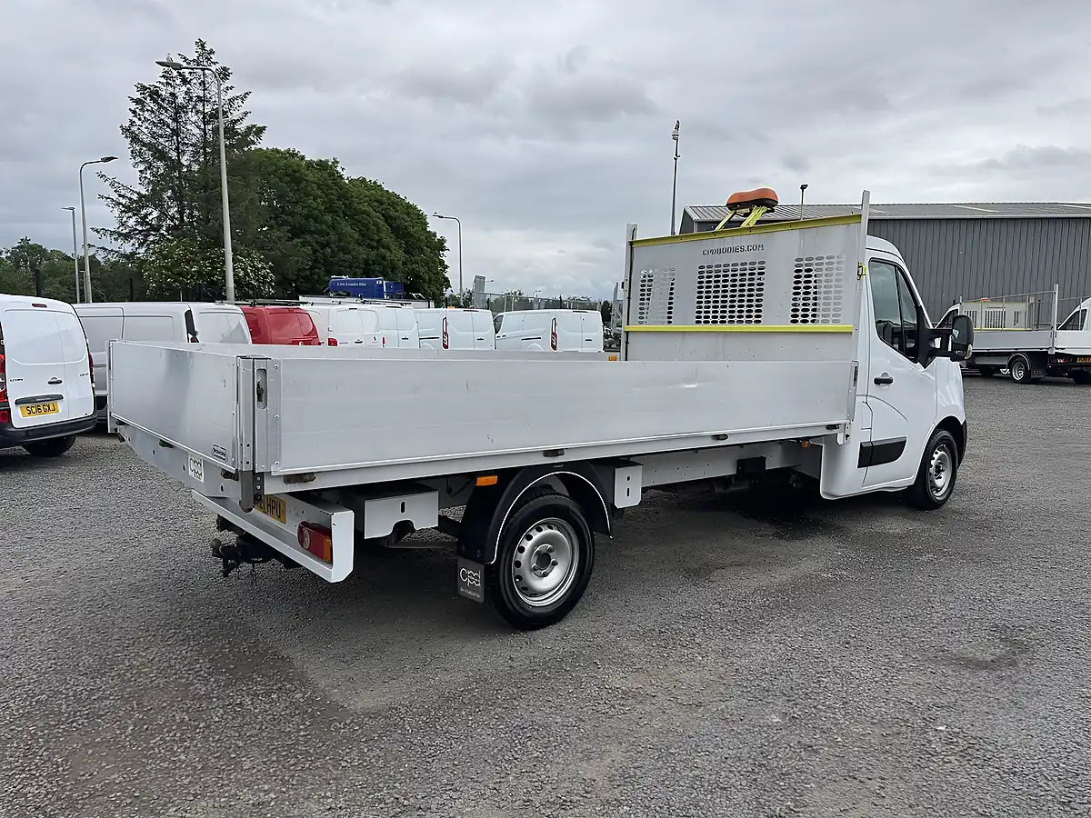 Used 2021 Nissan NV400 Tekna White - Interior and Exterior details 5