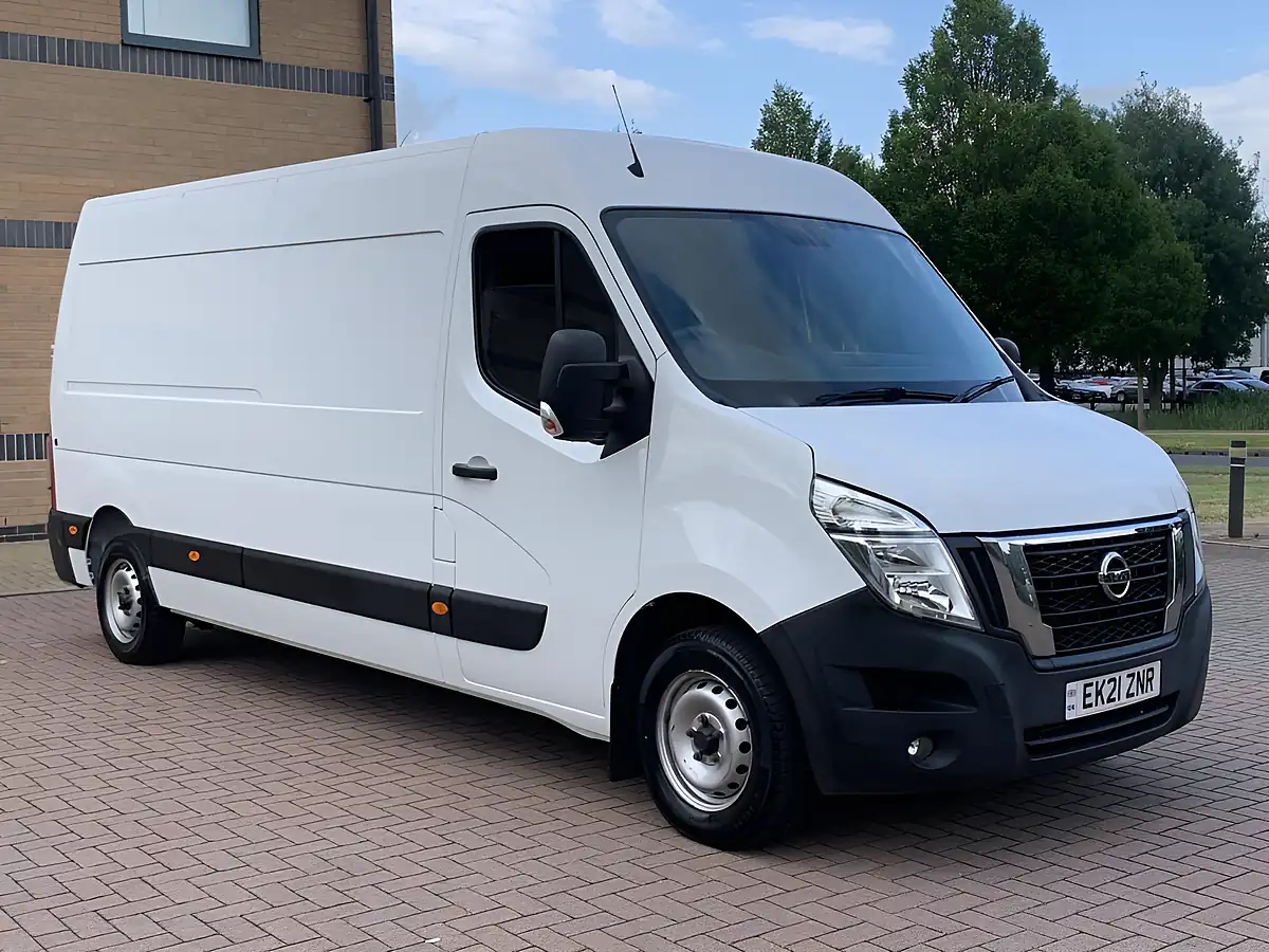 Used 2021 Nissan NV400 Tekna White - Front View