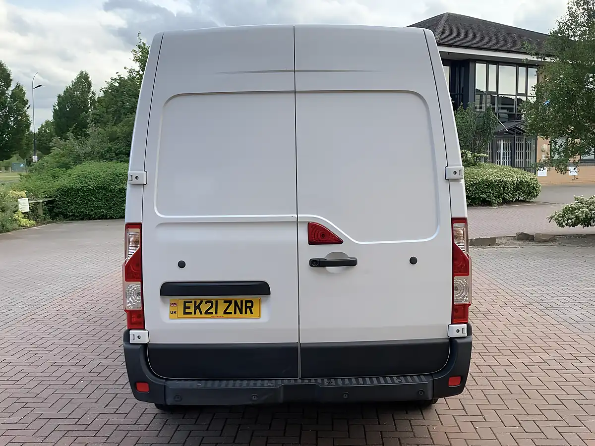 Used 2021 Nissan NV400 Tekna White - Interior and Exterior details 8