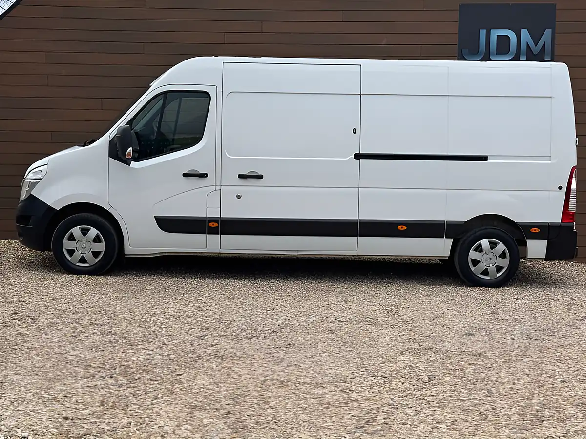 Used 2021 Nissan NV400 Tekna White - Interior and Exterior details 10
