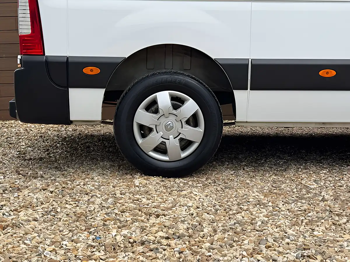 Used 2021 Nissan NV400 Tekna White - Interior and Exterior details 16