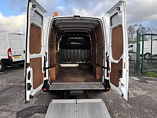 Used 2021 Nissan NV400 Tekna White - Interior and Exterior details 10